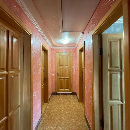 Villa Aeroport Розовый Дом Chişinǎu Buitenkant foto