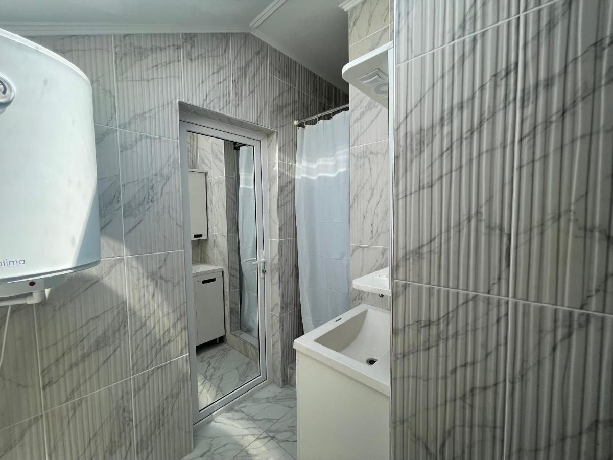 Villa Aeroport Розовый Дом Chişinǎu Buitenkant foto